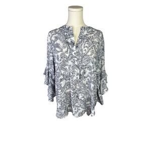 Vince CAMUTO top womens Medium V-neck white navy floral pattern loose 3/4 sleeve